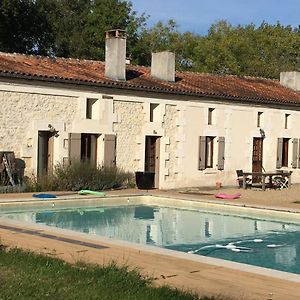 Maison Perigord Vert Piscine Et Spa Villa La Roche-Chalais Exterior photo