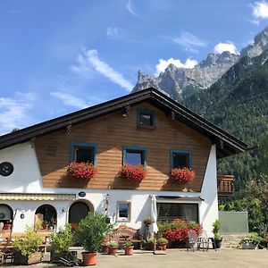 Gaestehaus Edlhuber Bed and Breakfast Mittenwald Exterior photo