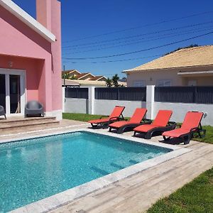 Family Villa Pool & Beach Caparica Exterior photo