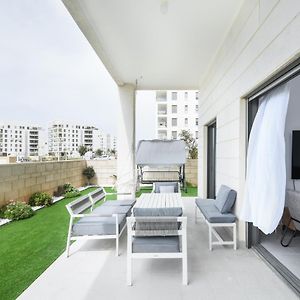 Stylish Coastal Oasis By Sea N' Rent Appartement Naharia Exterior photo