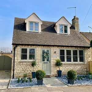 Lavender Lodge Bourton Exterior photo