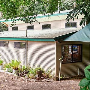 Sharlynn By The River Villa Malanda Exterior photo