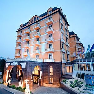 Royal Hotel&SPA Geneva Truskavets Exterior photo