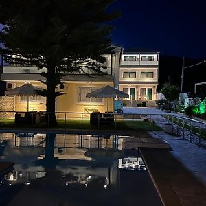 Dimitri Hotel Himare Exterior photo