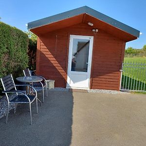 Dunroaming Cabin Hotel Pendine Exterior photo