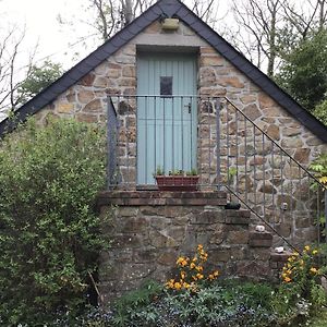 Cozy Camborne Studio Retreat With Two Single Beds Appartement Exterior photo