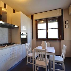 2 bedrooms appartement with city view enclosed garden&wifi at Vercelli Exterior photo