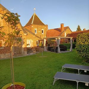 Au Repos De La Licorne Bed and Breakfast Gommegnies Exterior photo