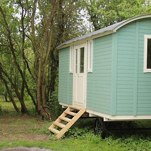 The Tawny Shepherd Hut, Whitehouse Farm Hotel Stowmarket Exterior photo