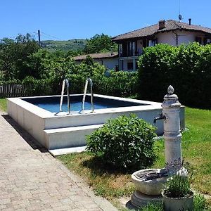 Ca' Del Viaggiatore Bed and Breakfast Farigliano Exterior photo