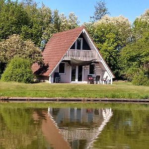 Bungalow De Gouwe aan visvijver, de beste visstek Hotel Gramsbergen Exterior photo