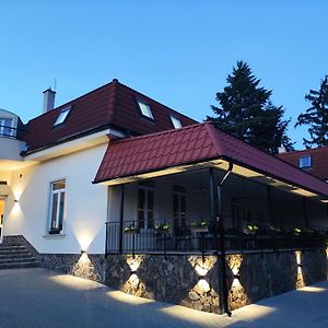 Zamocka Koruna U Hoffera Hotel Nitra Exterior photo