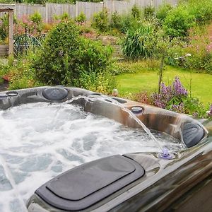 Spahome With Hottub Sauna Bbq & Pool Table Chesterfield Exterior photo