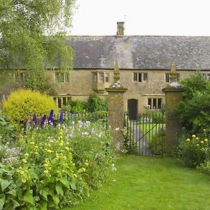 Lower Severalls Farmhouse Bed and Breakfast Crewkerne Exterior photo