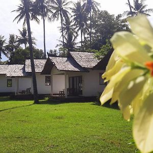 Sunset Springs Beach Retreat Hotel Papak Exterior photo