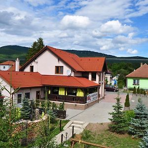 Andras Penzion Hotel Krásnohorské Podhradie Exterior photo