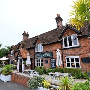 Swan, Thatcham By Marston'S Inns Exterior photo