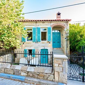 Miniq Homes 102 - Historical Stone House With Garden Cinema Foça Exterior photo