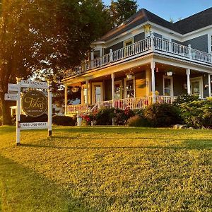 Toba'S Bed & Breakfast Bed and Breakfast East LaHave Exterior photo