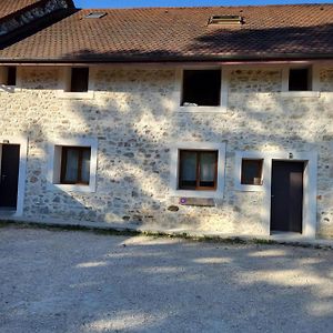 Le Gite De La Ferme Appartement Belley Exterior photo