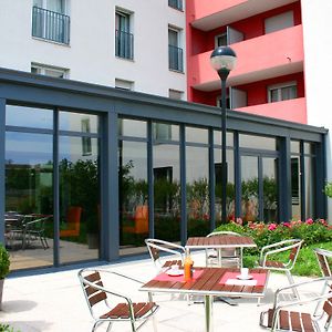 Odalys City Lyon Bioparc Aparthotel Exterior photo