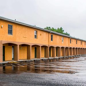 Rodeway Inn Amish Country Lancaster Exterior photo