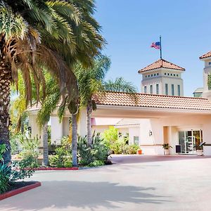 Wyndham Garden San Jose Airport Hotel Exterior photo