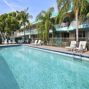 Days Inn By Wyndham Fort Pierce Midtown Exterior photo