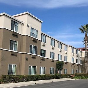 Holiday Inn Express & Suites Tracy, An Ihg Hotel Exterior photo