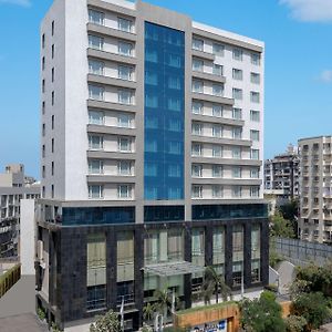 Radisson Blu Hotel Ahmedabad Exterior photo