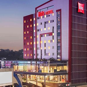 Ibis Manado City Center Boulevard Hotel Exterior photo