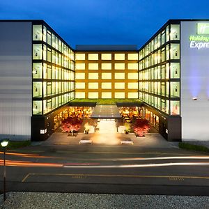 Holiday Inn Express Zuerich Airport By Ihg Rümlang Exterior photo