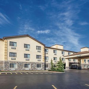 La Quinta By Wyndham Erie Hotel Exterior photo