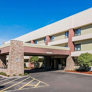 Quality Inn&Suites Warren - Detroit Exterior photo