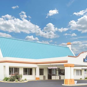 Days Inn By Wyndham Ruther Glen Kings Dominion Area Exterior photo
