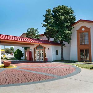 Howard Johnson By Wyndham Atlanta College Park Hotel Exterior photo