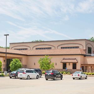 Ramada By Wyndham Des Moines Tropics Resort & Conference Ctr Urbandale Exterior photo
