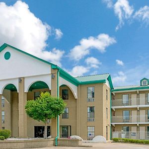 Super 8 By Wyndham Lakeland Hotel Exterior photo