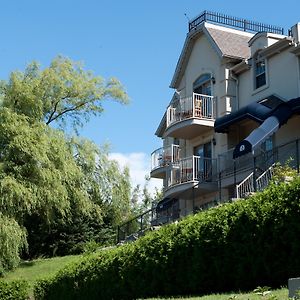 Hotel St-Sauveur Saint-Sauveur-des-Monts Exterior photo