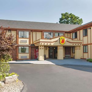 Super 8 By Wyndham West Haven Motel Exterior photo