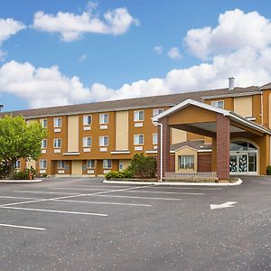 Sleep Inn&Suites Niantic Exterior photo