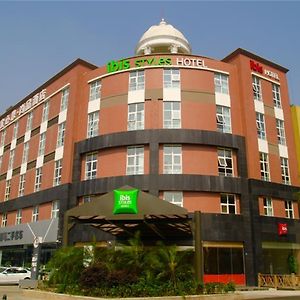 Ibis Styles Chengdu American Center Hotel Exterior photo