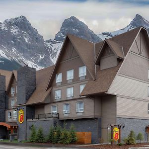 Super 8 By Wyndham Canmore Hotel Exterior photo