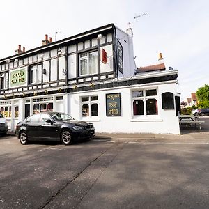 Old Oak Tree Inn Hounslow Exterior photo