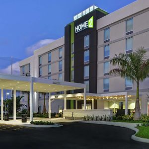 Home2 Suites By Hilton West Palm Beach Airport Exterior photo