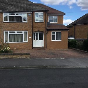 Large 4 bedroom home in Boston Spa village In-between York, Harrogate&Leeds Exterior photo