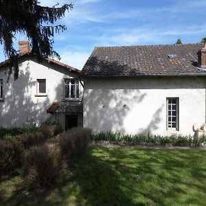 L'Esquilon Chambre D'Hote Bed and Breakfast Thiat Exterior photo