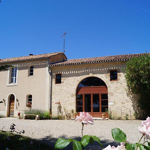 Chateau Le Livey Bed and Breakfast Saint-Pierre-d'Aurillac Exterior photo