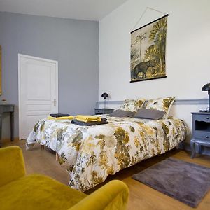 Chambre D'Hotes, Aux Tuileries Bed and Breakfast Noaillan Exterior photo