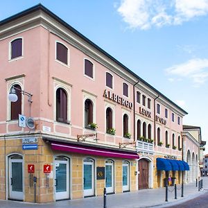 Albergo Leon D'Oro Maniago Exterior photo